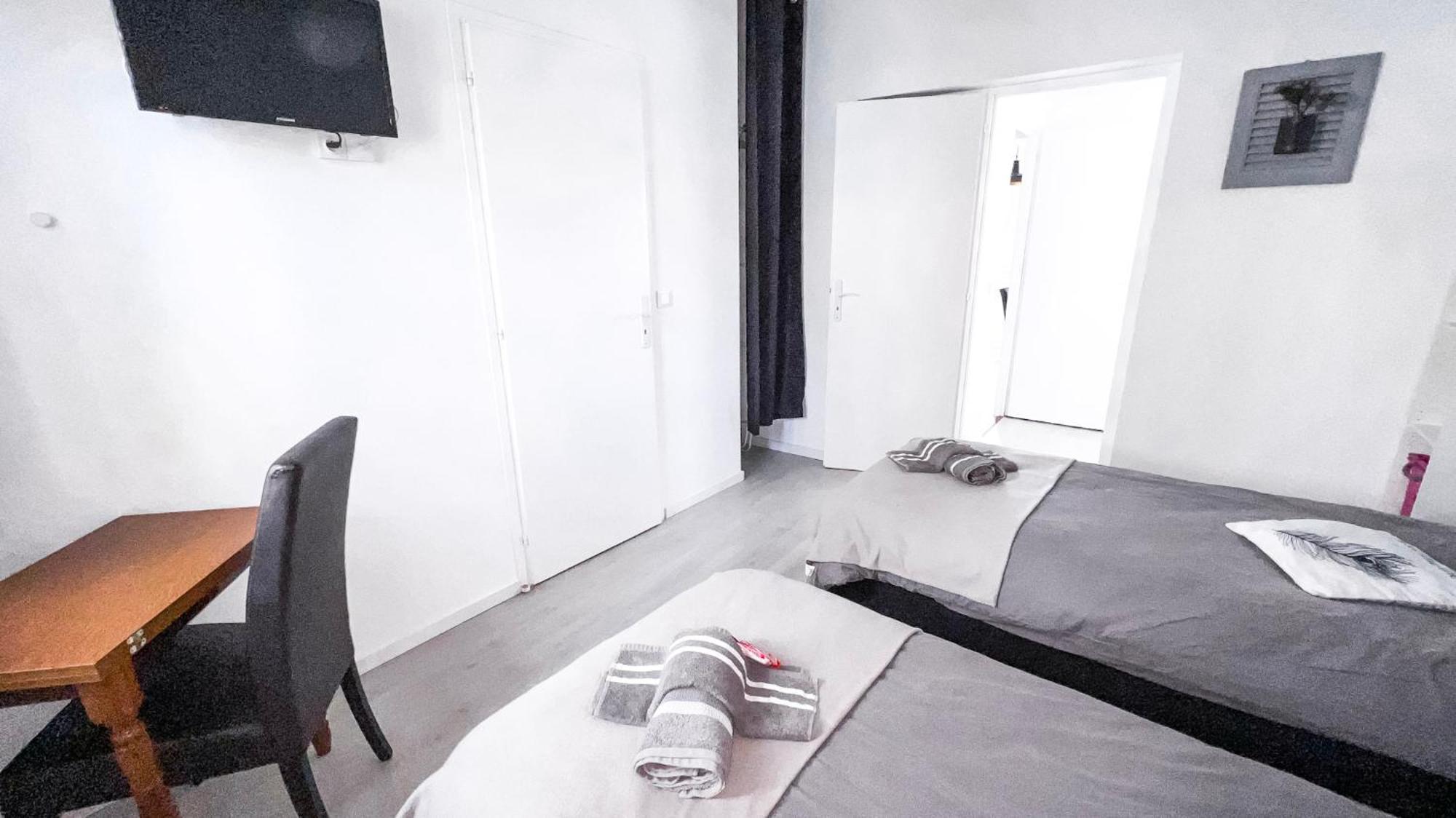 Reve D'Azur En Bord De Mer A La Nartelle Avec Piscine Dans La Residence, Terrasse, Bbq, 2 Chambres 2 Sdb Logement De 35M2 Draps Inclus Сен Максим Екстериор снимка
